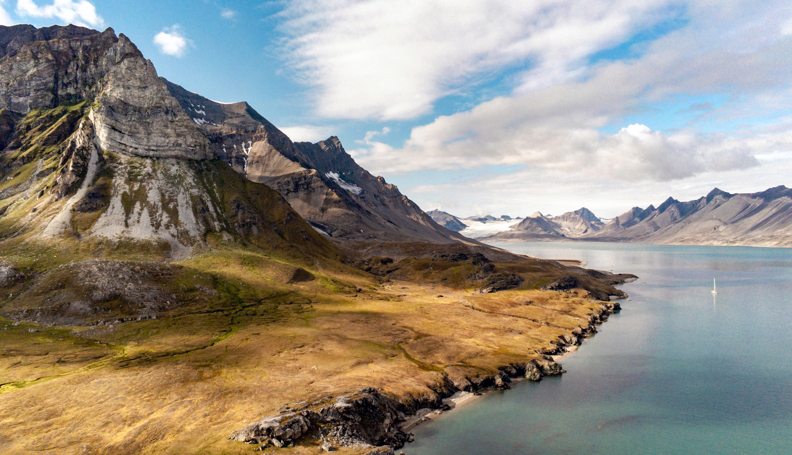 Drone view of the Alkhornet bird cliff