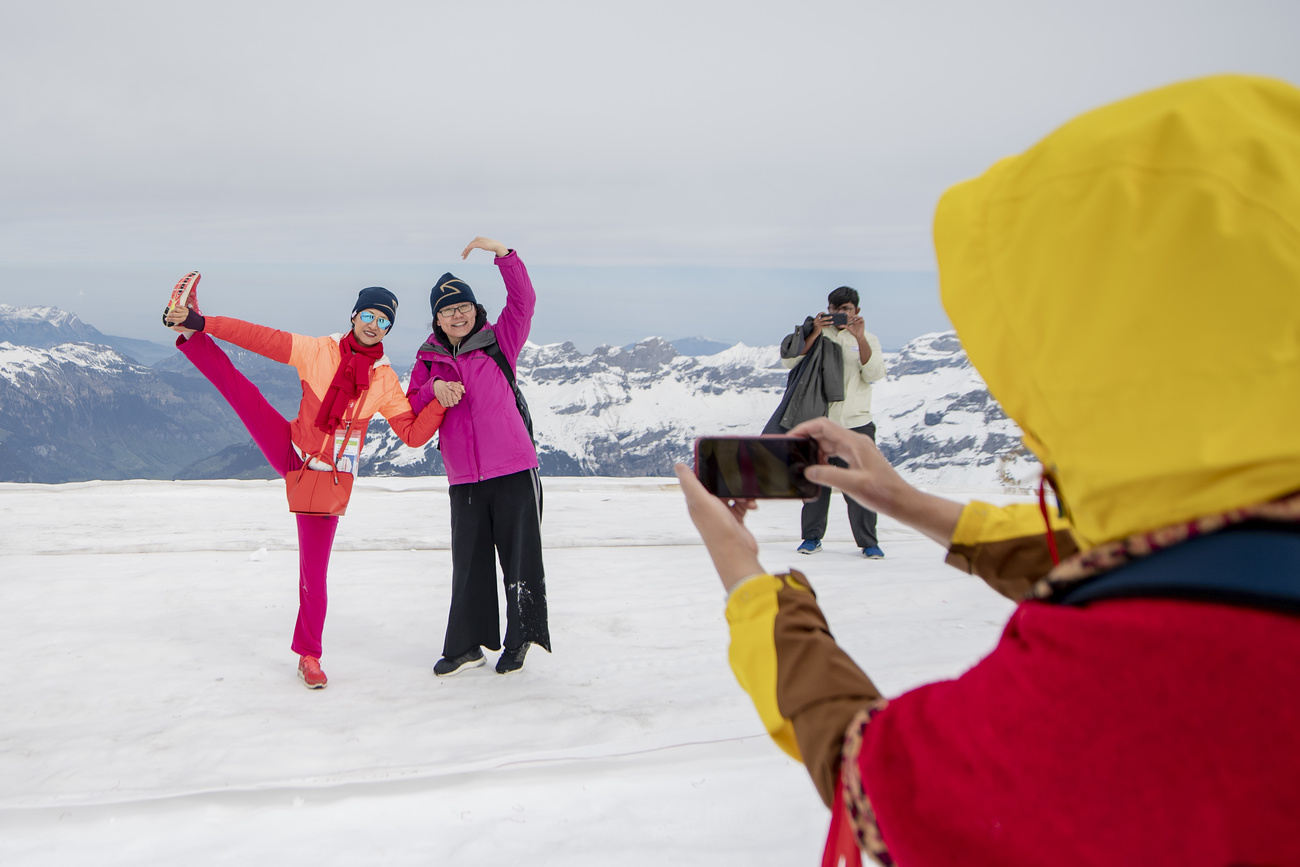 Chinesische Touristinnen in den Schweizer Bergen