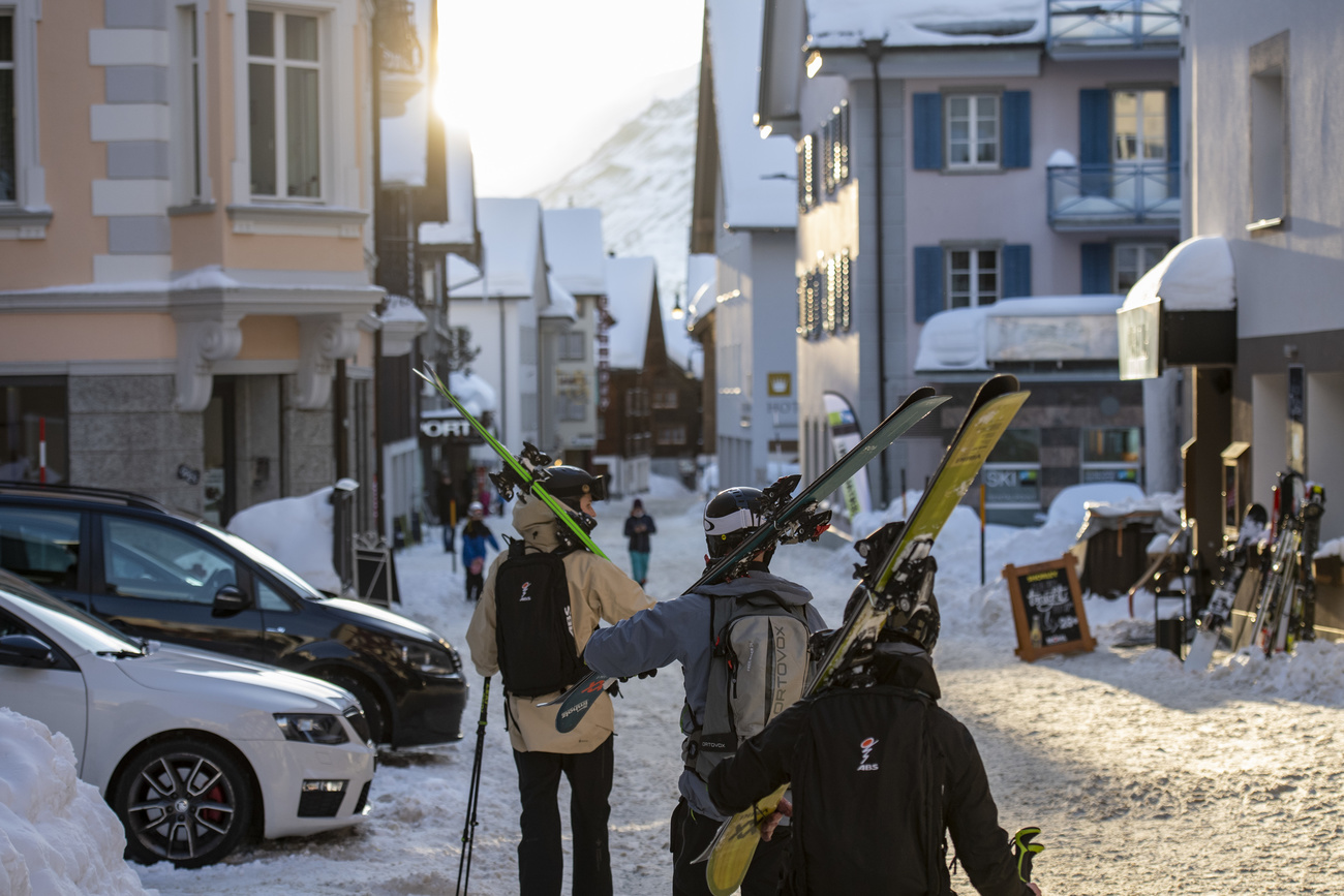 esquiadores em Andermatt.