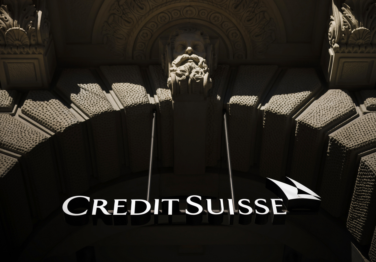 Fachada de edificio de Credit Suisse