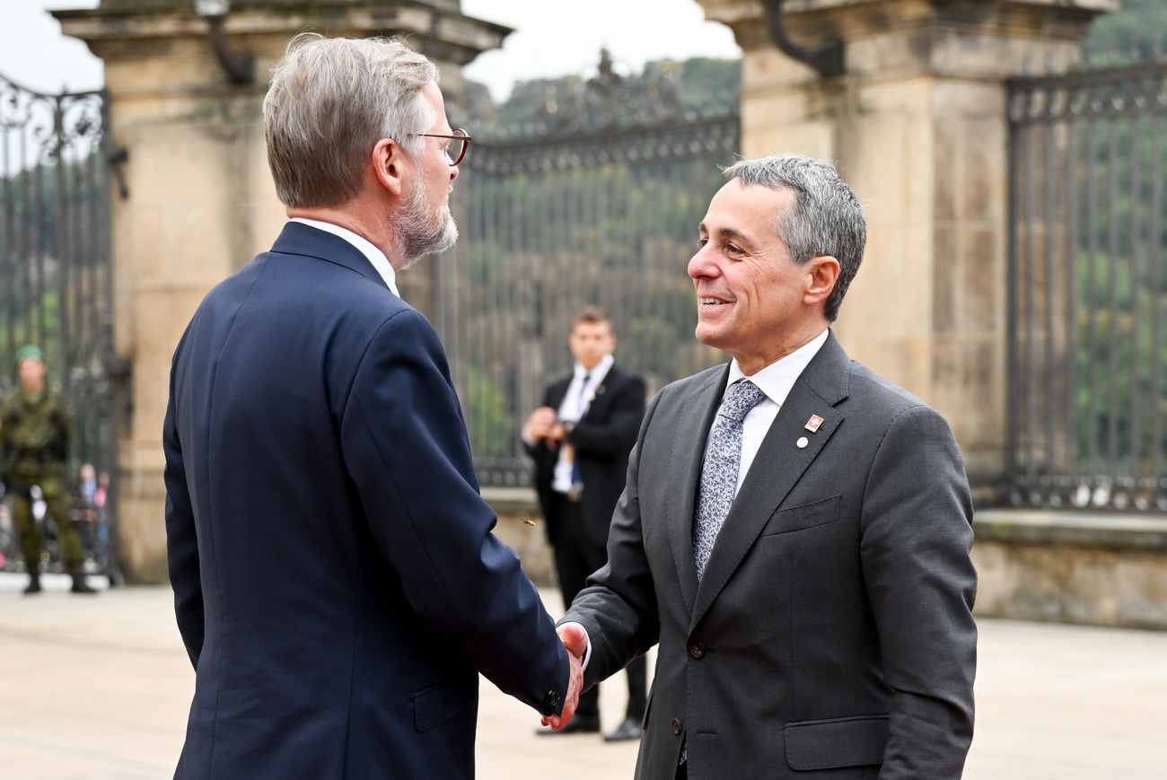 Le Premier ministre tchèque Petr Fiala accueille Ignazio Cassis à Prague.