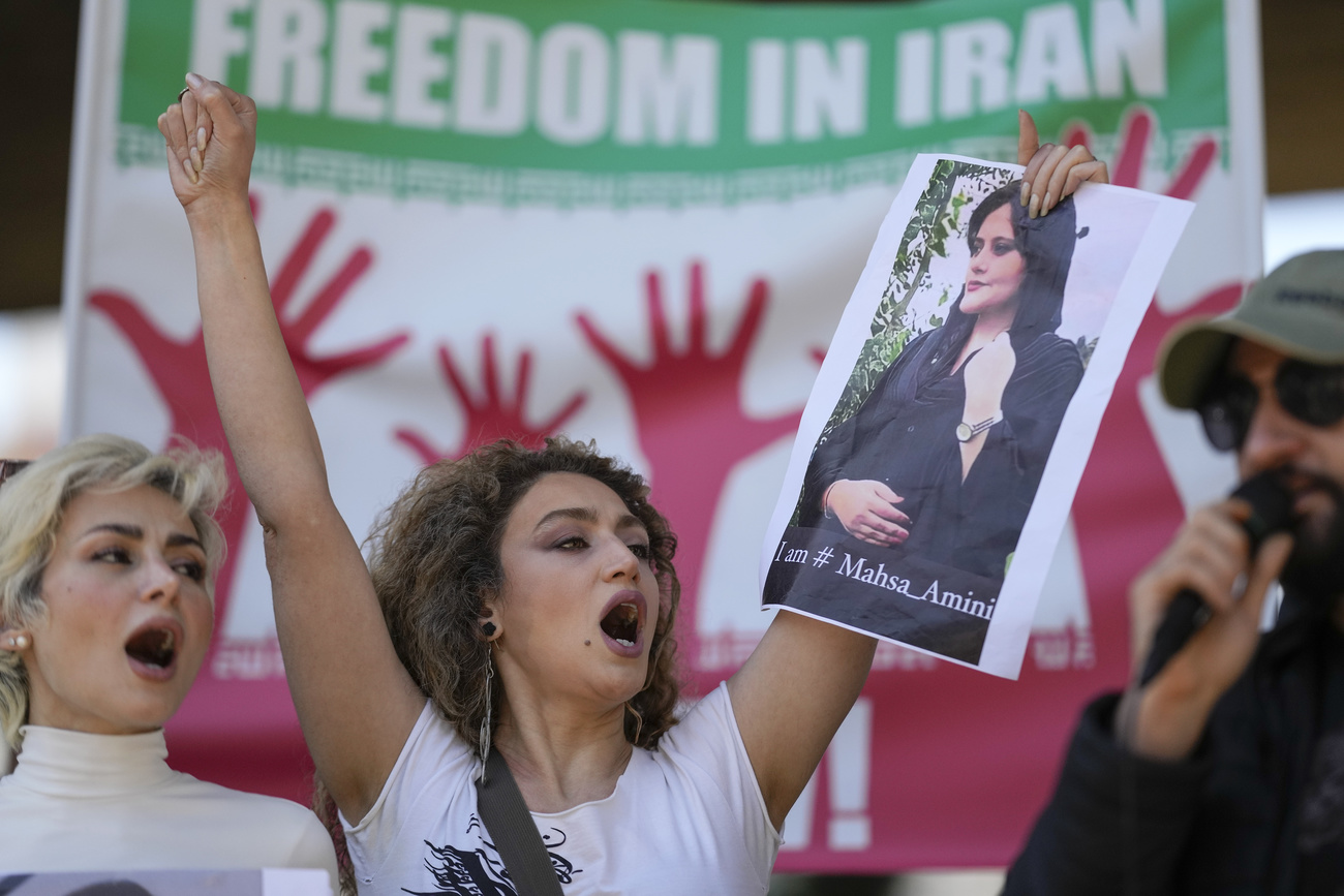 As mulheres da diáspora iraniana protestam