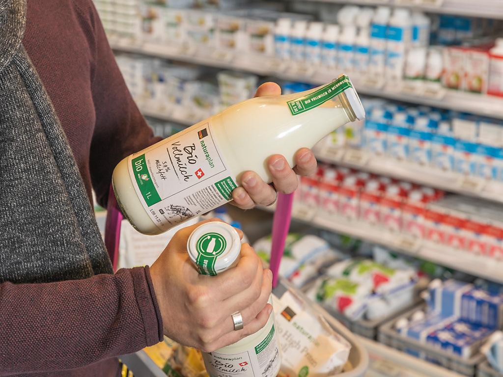 Coop bringt Milch in Mehrweg-Glasflasche zurück