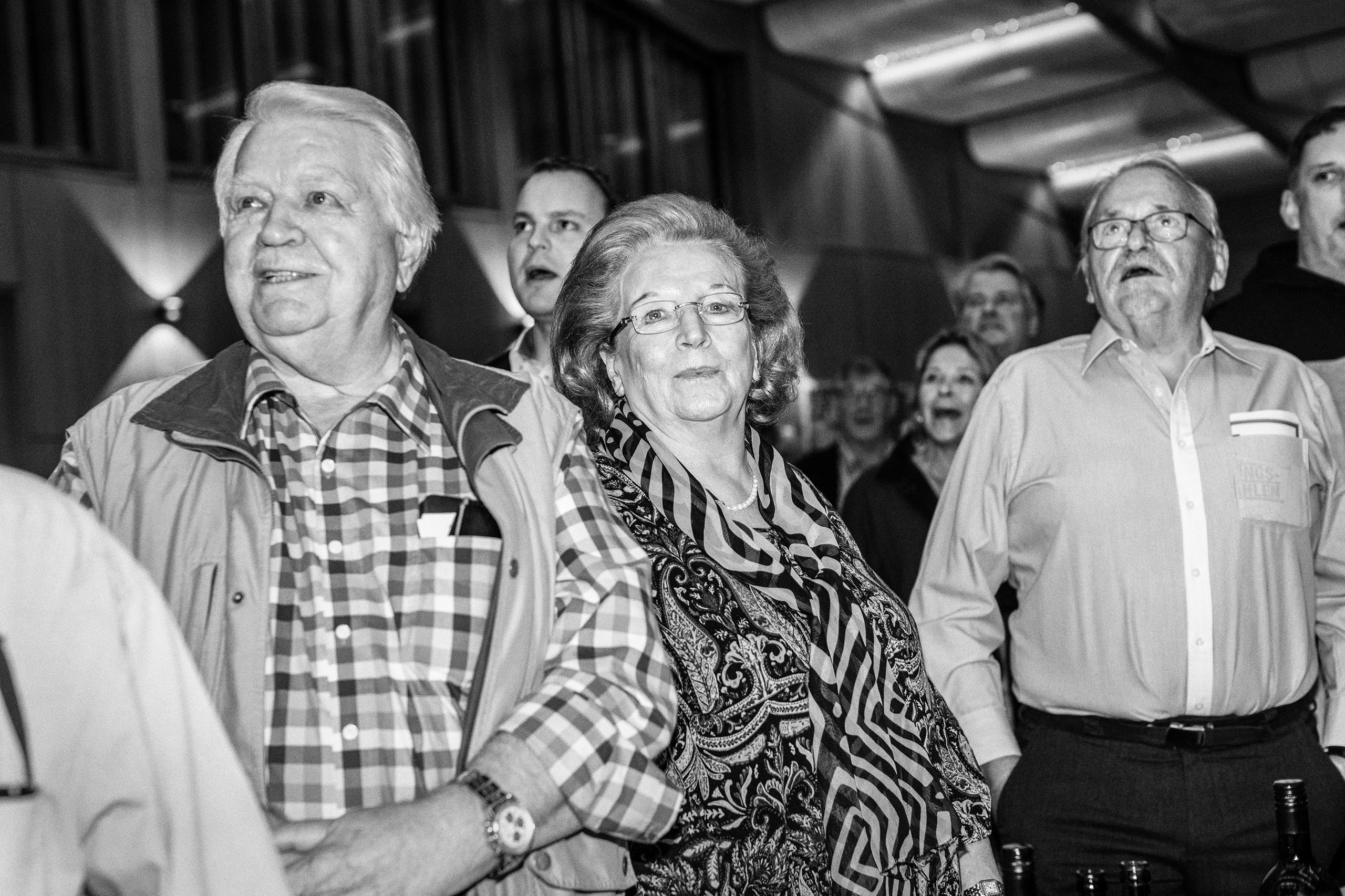 2022年11月的一個晚上，在Pratteln舉辦的人民黨聚會，所有人都很開心。