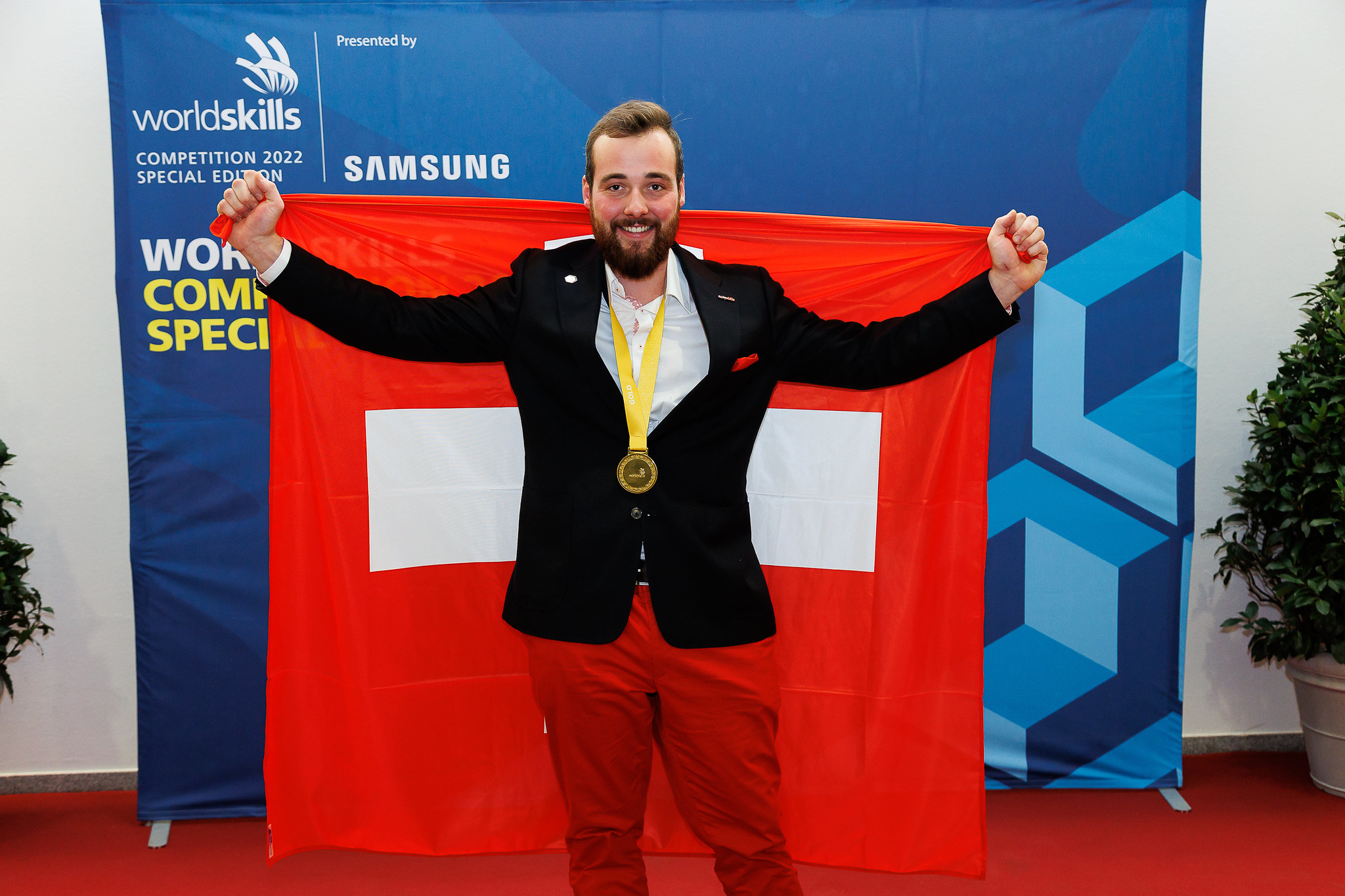 技能五輪国際大会のザルツブルグ会場で行われた最終競技の1つ、レンガ積みで金メダルを獲得したベン・ザウグさん
