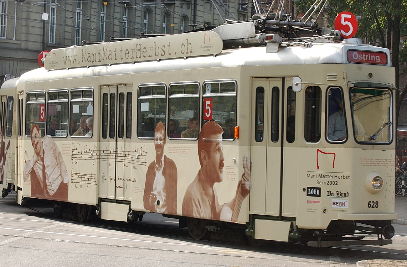 Bernese tram with Mani Matter painting