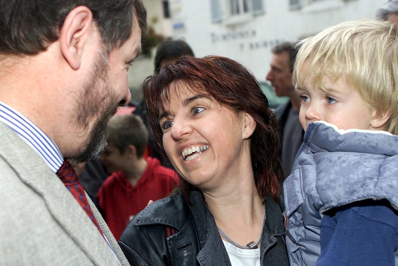 Elisabeth Baume-Schneider con uno de sus hijos.