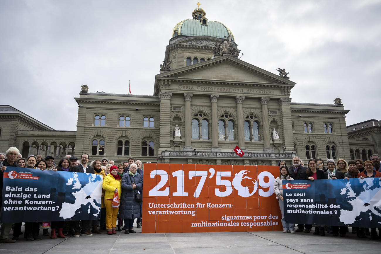 Coalition in front of parliament