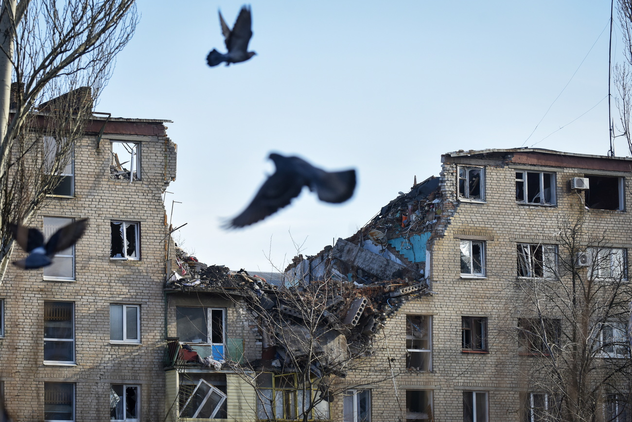 Zerstörtes Haus in der Ostukraine