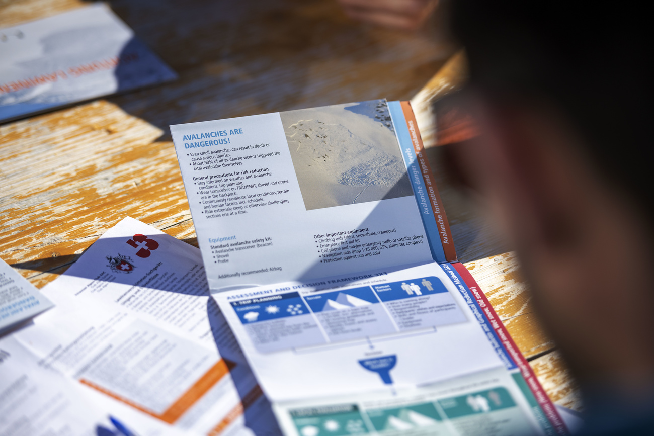 Brochure sur le danger d avalanche