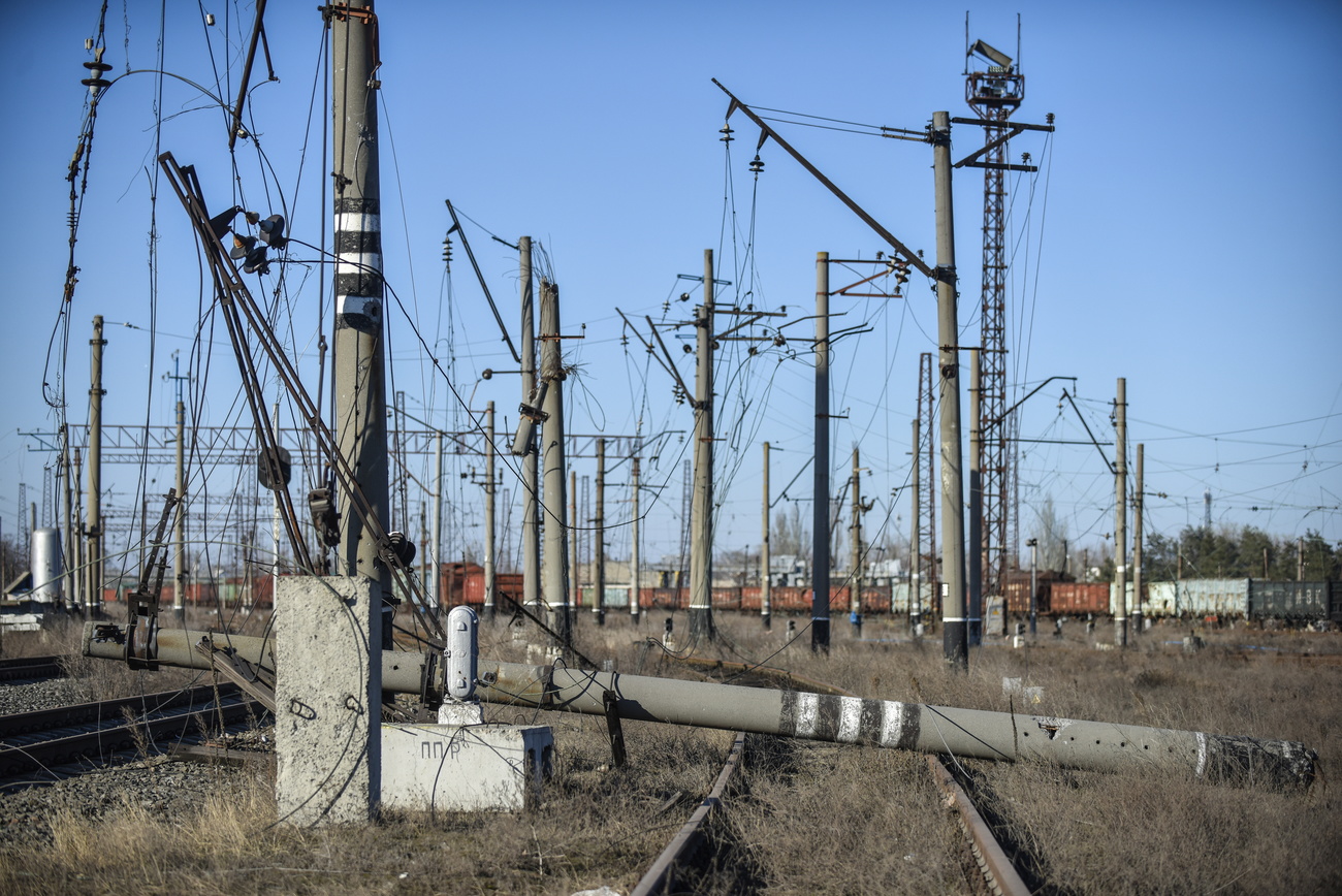 linea ferroviaria danneggiata