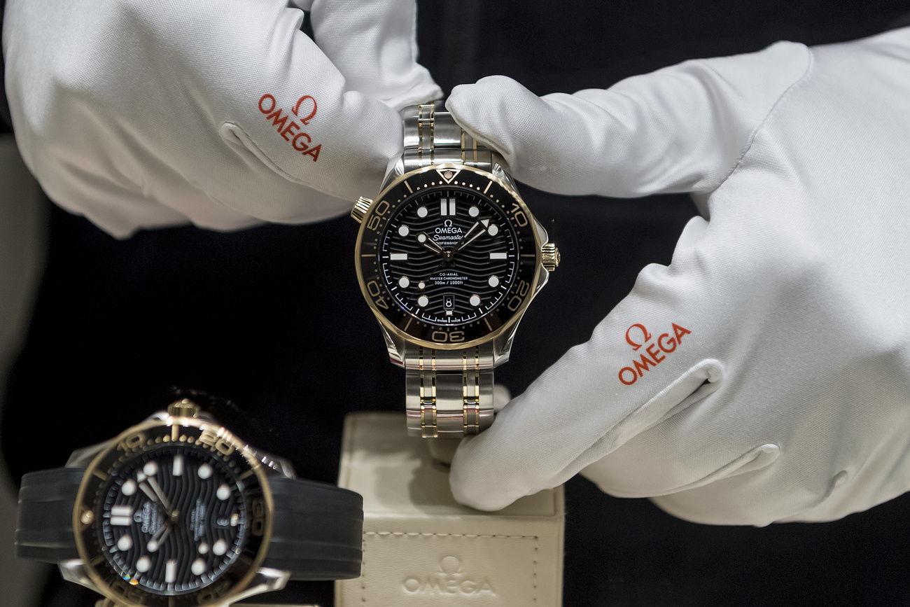 Un orologio Omega Seamaster.