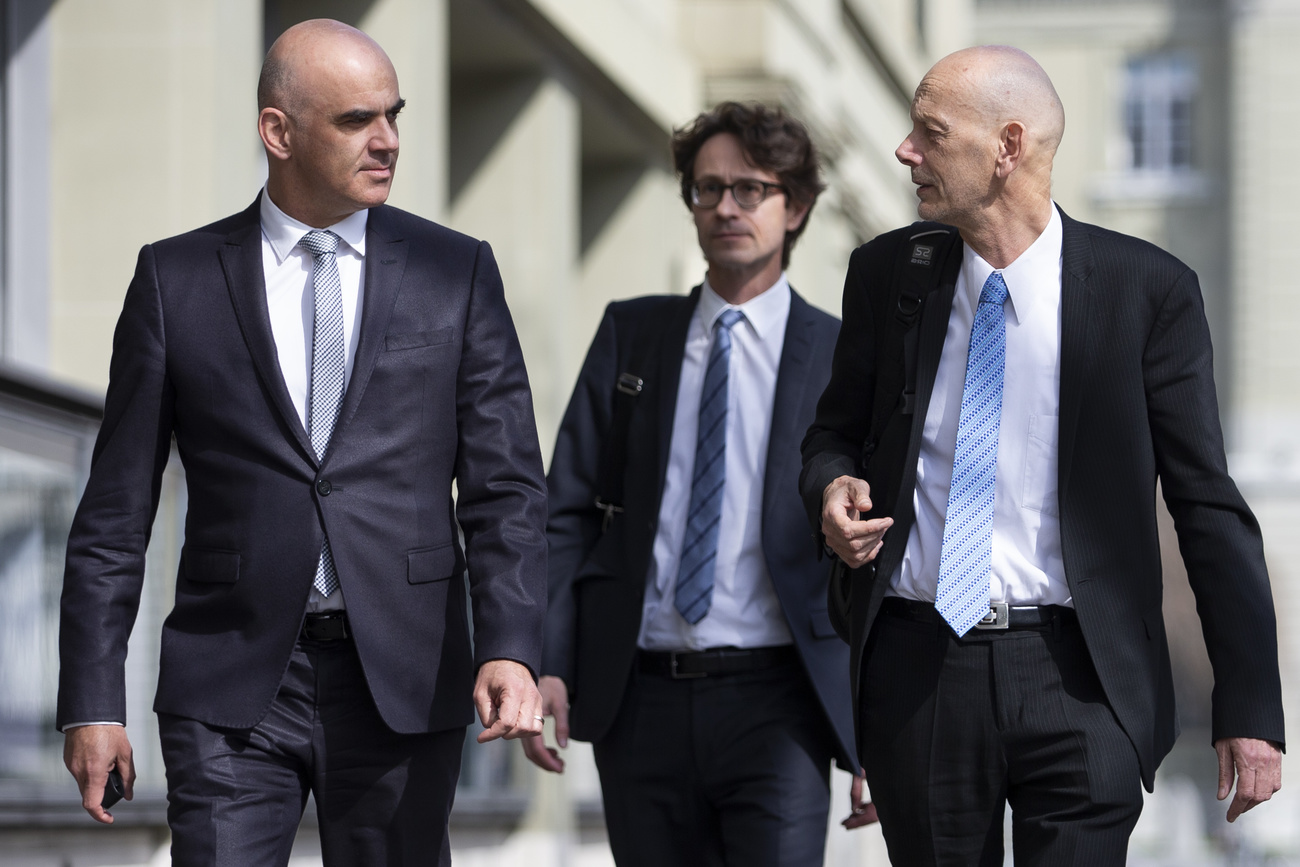 Alain Berset avec Peter Lauener et Daniel Koch