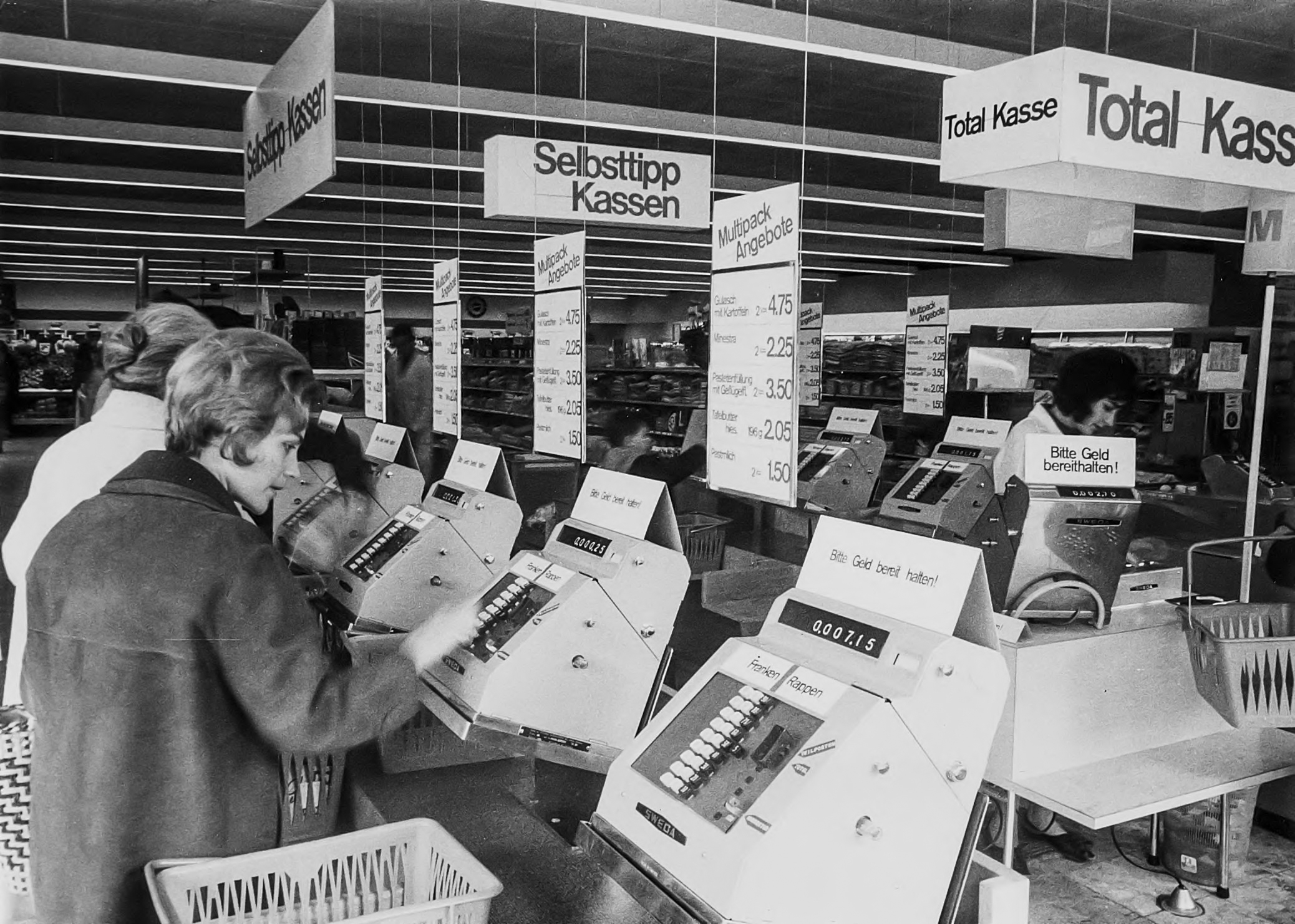 Selbsttipp-Kasse der Migros 1965
