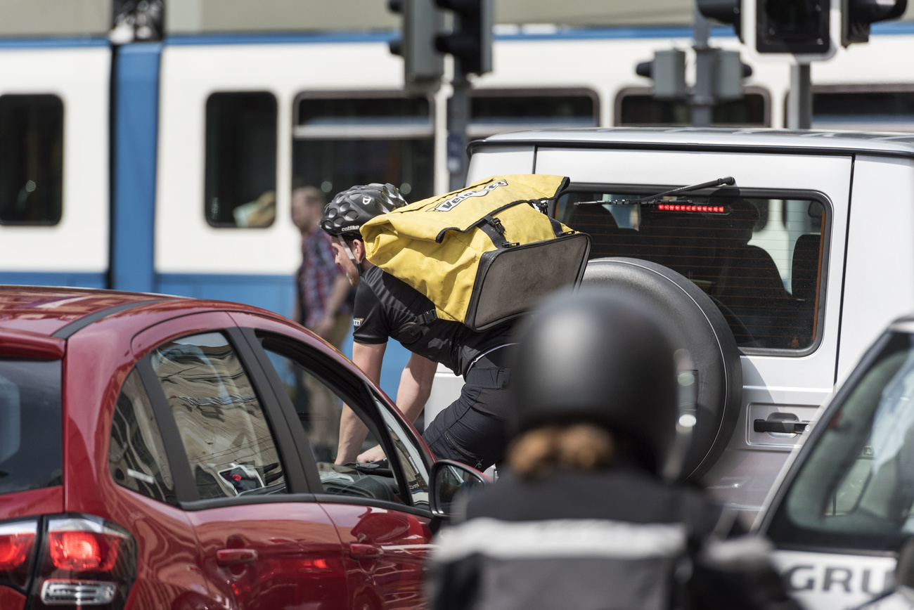 Veloblitz vor Tram