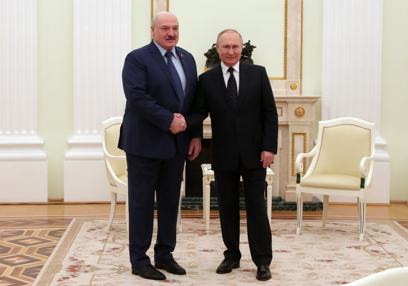 Lukaschenko com Putin
