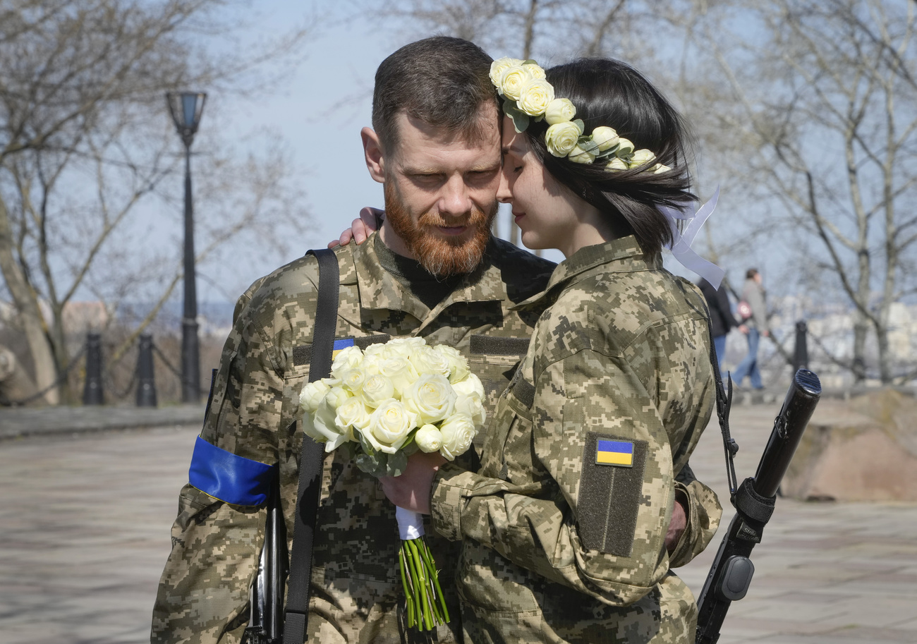 Mariage entre soldats ukrainiens