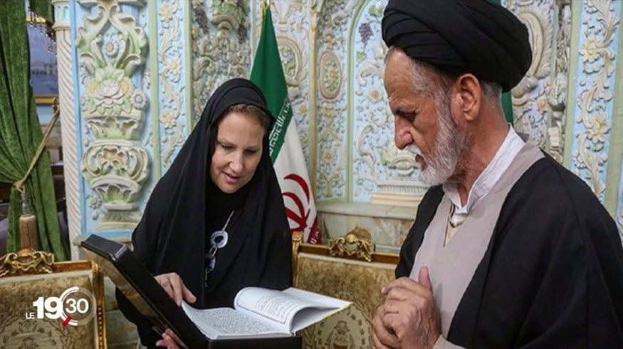 L ambassadrice de Suisse en Iran Nadine Olivieri portant un tchador
