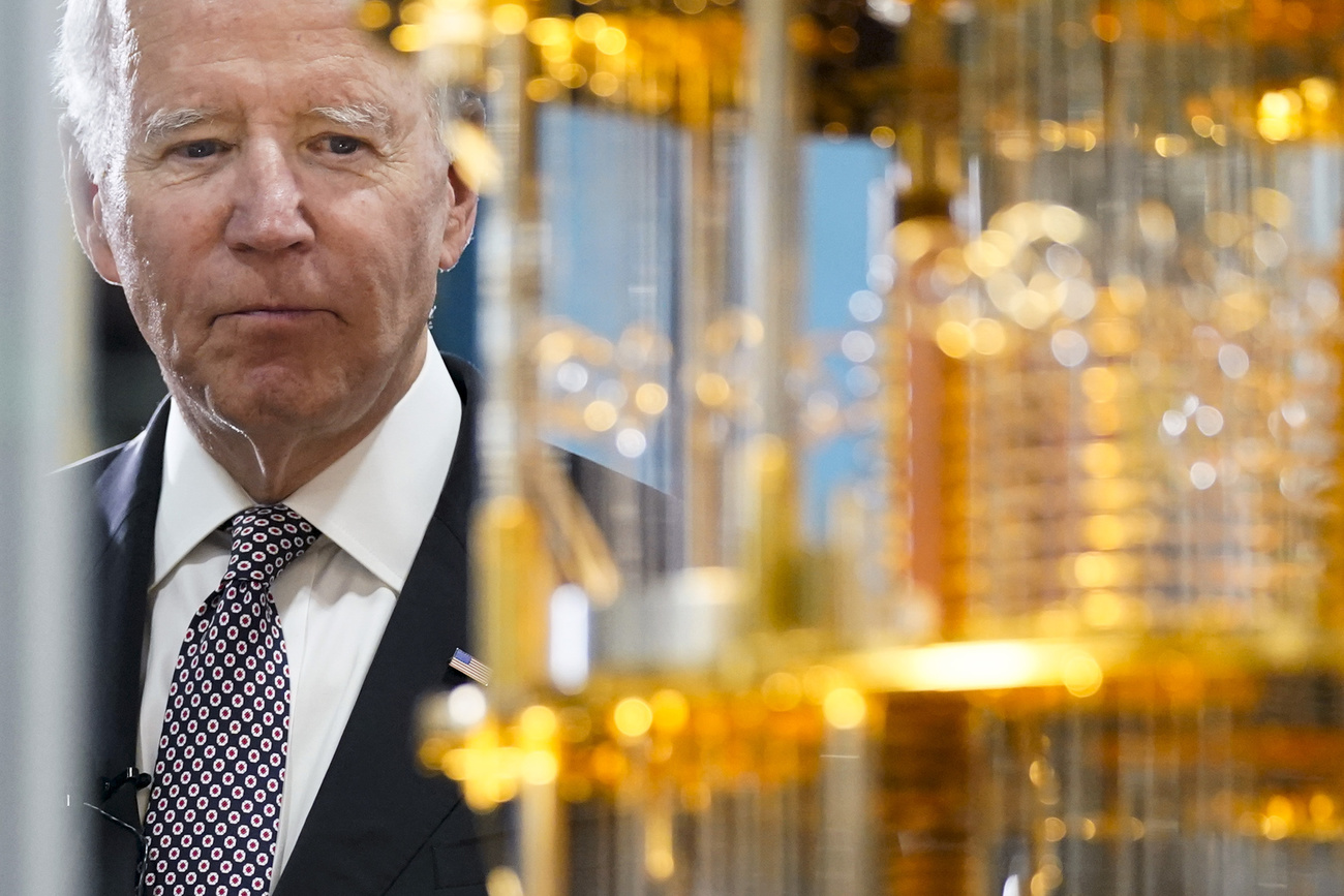 2022年10月，美国总统乔·拜登(Joe Biden)在访问IBM时似乎对量子计算机颇感兴趣。