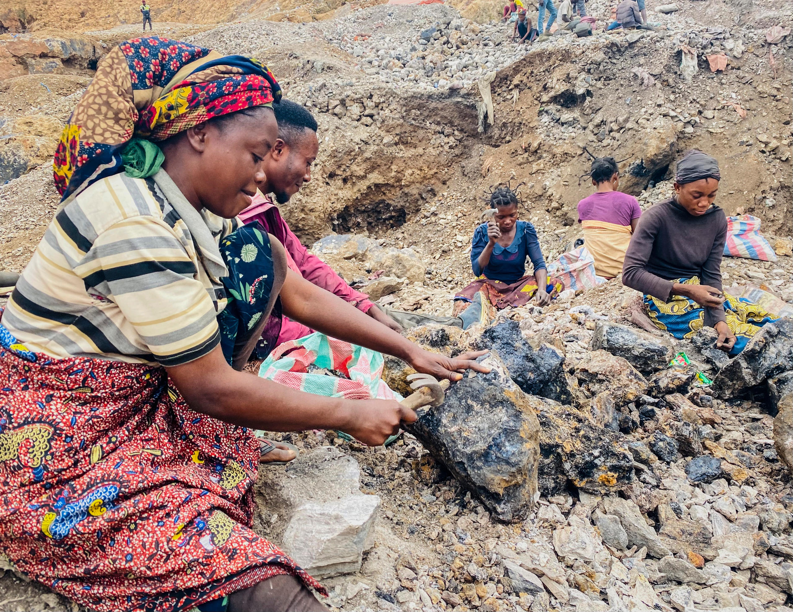 mujeres en las minas de cobalto del Congo