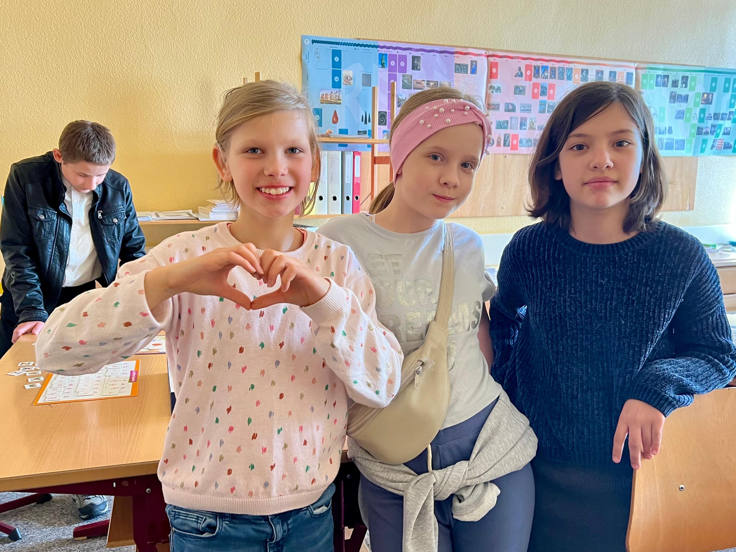 Des enfants ukrainiens dans une école en Suisse