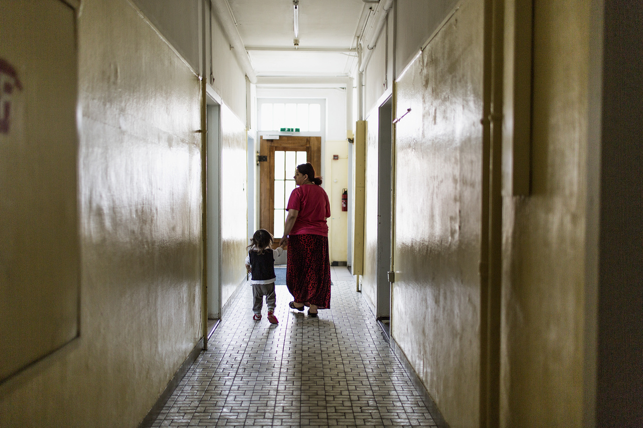 Une femme et son enfant