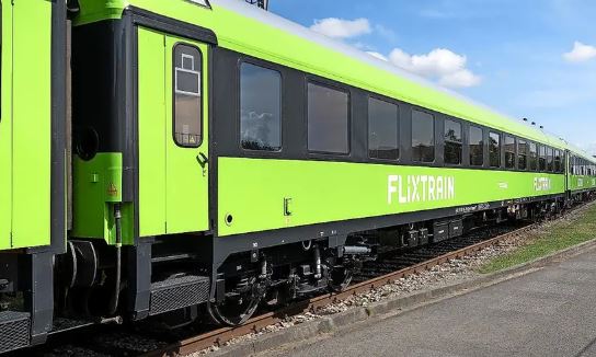 Grasgrüner Zug