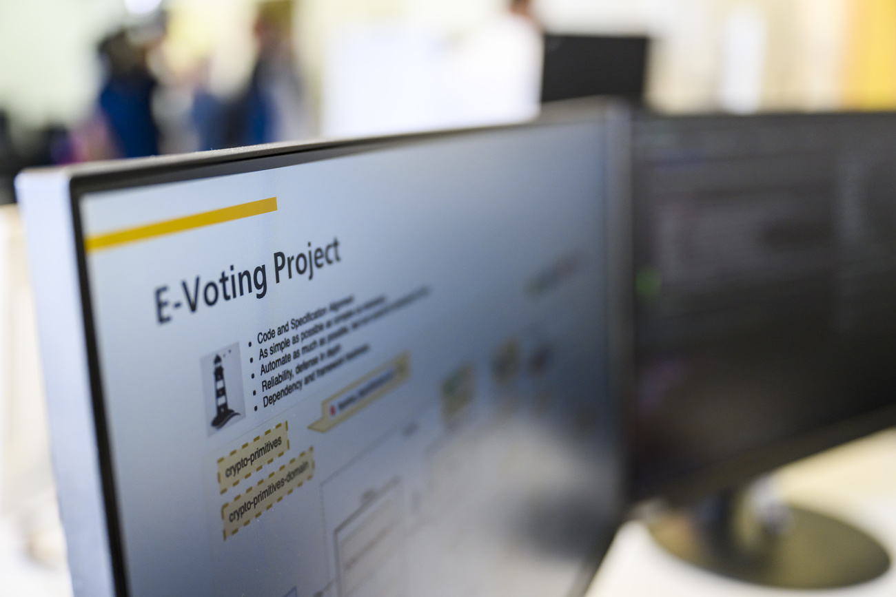 Progetto di voto elettronico su computer