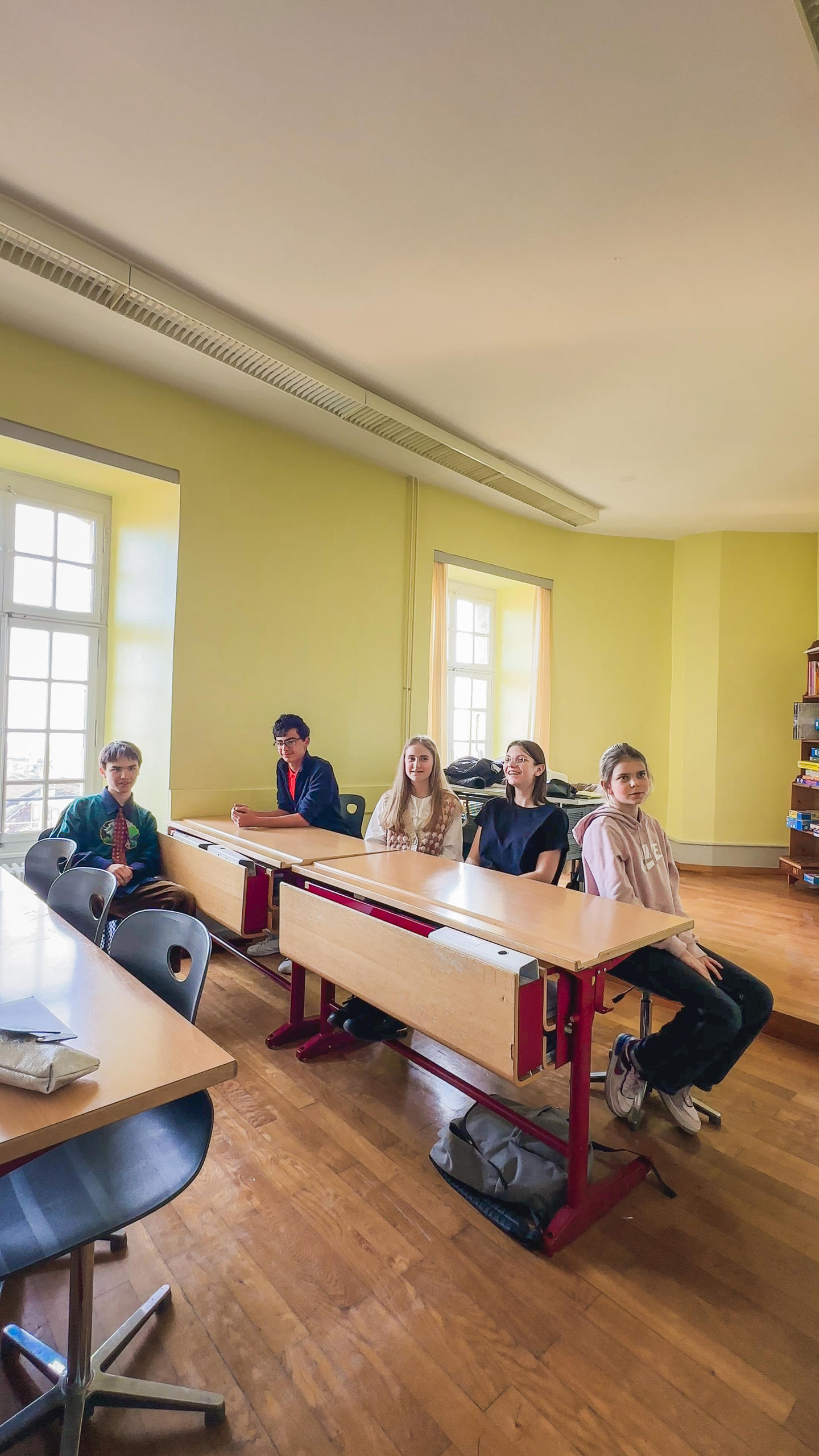 Des élèves ukrainiens dans une école en Suisse