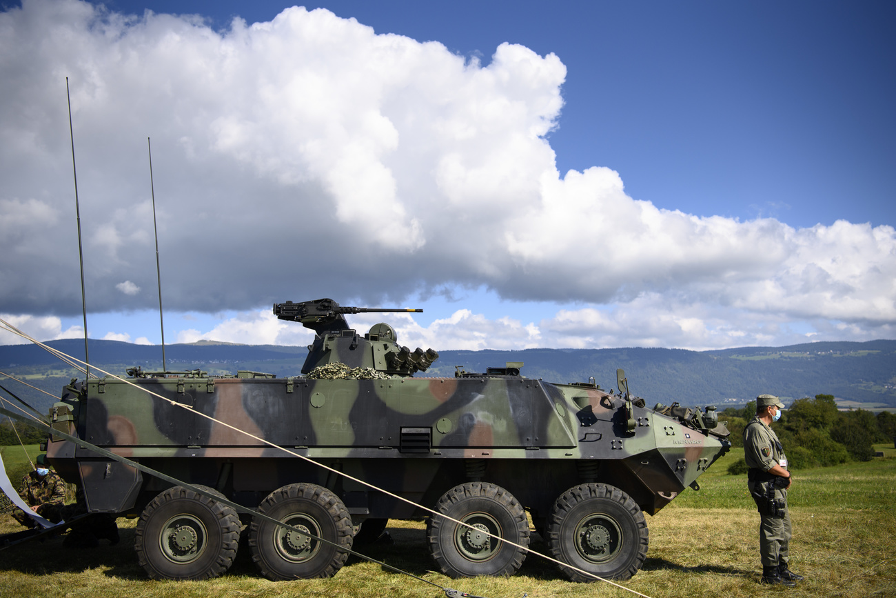 Un Mowag Piranha di fabbricazione svizzera: la Danimarca aveva chiesto di poterli riesportare in Ucraina.