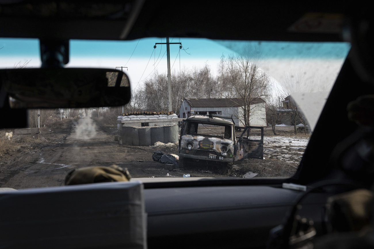 a través de la ventanilla de un coche en Ucrania