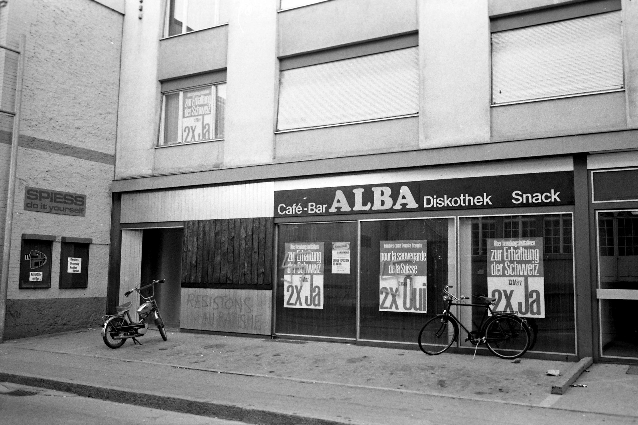 entrata di una discoteca