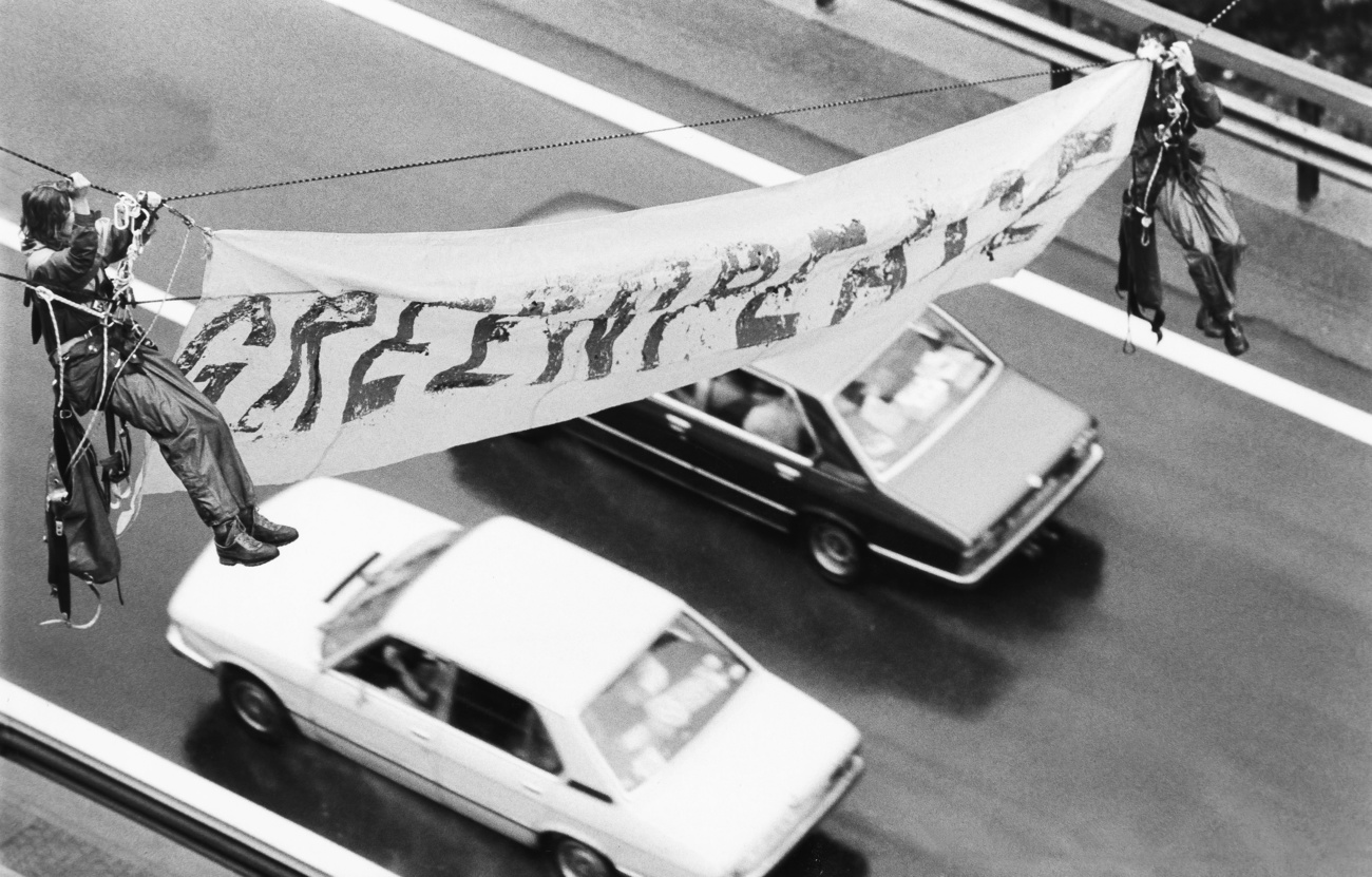 Transparent Greenpeace Autobahn 1987