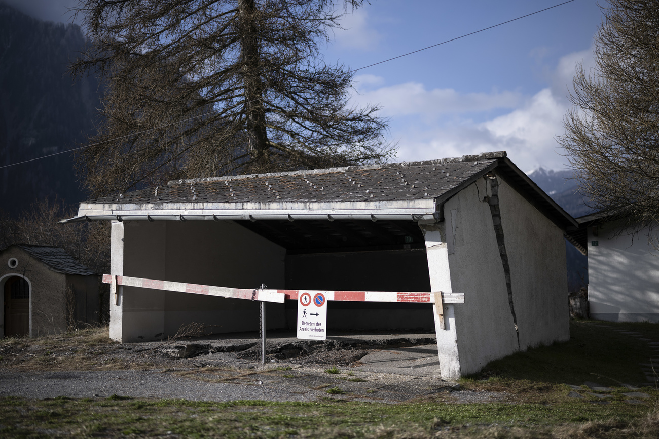 Un garage diventato ormai inagibile.
