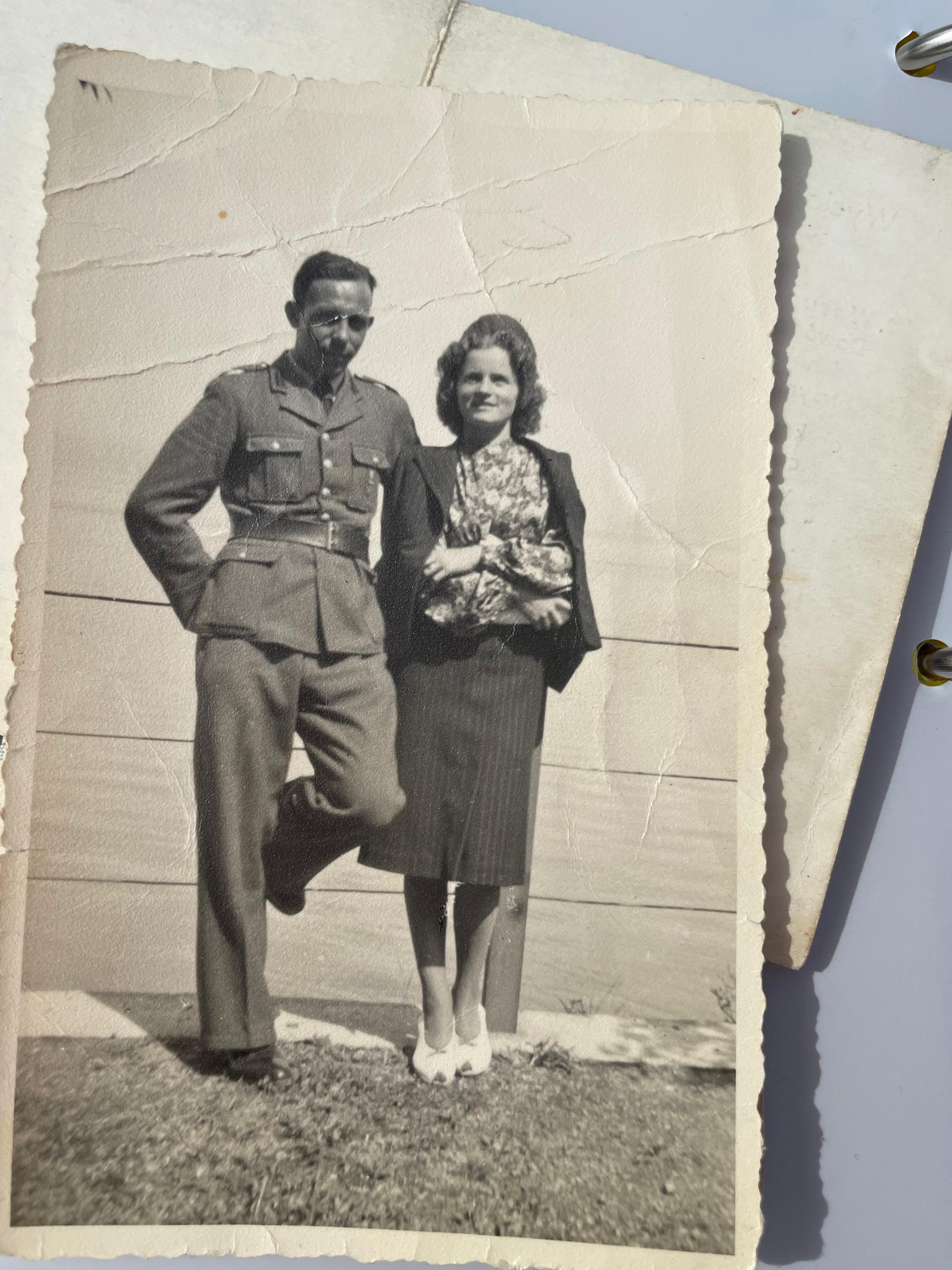 Photo ancienne d un soldat avec sa femme.