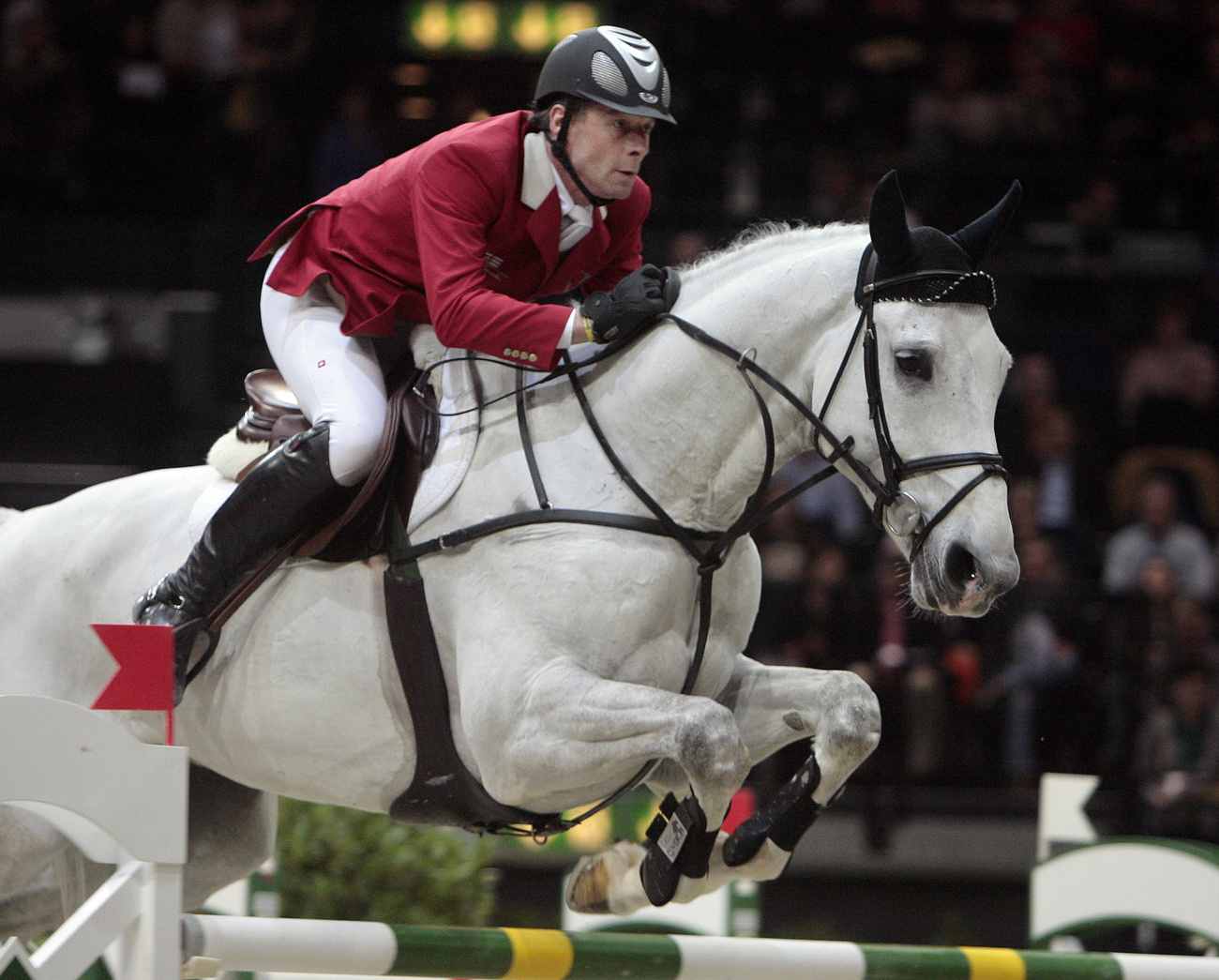Paul Estermann in gara in un evento equestre a Zurigo nel 2007.