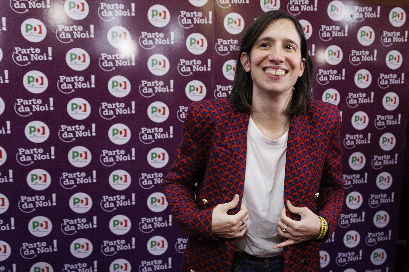 ellie schlein sorridente
