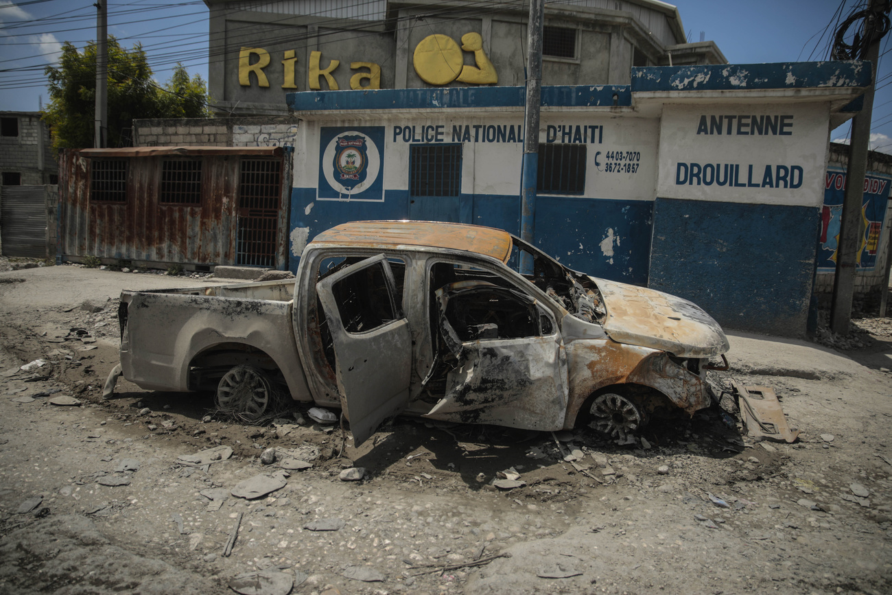 Haïti voiture brûlée