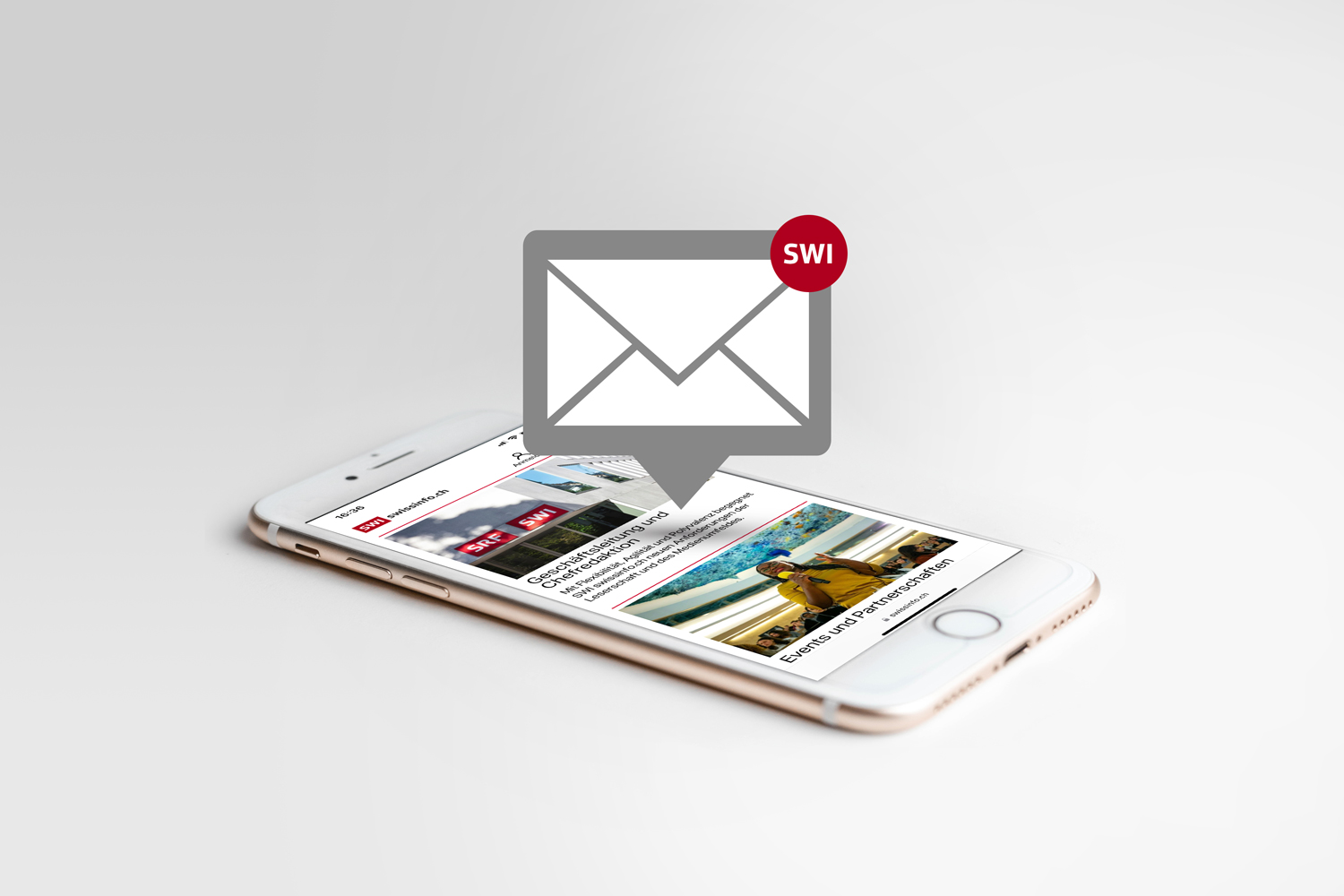 Téléphone portable avec au-dessus l icône d une enveloppe