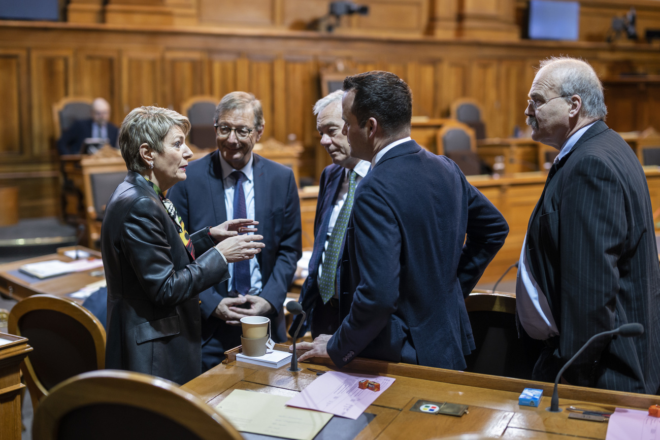 Session au parlement sur Credit Suisse