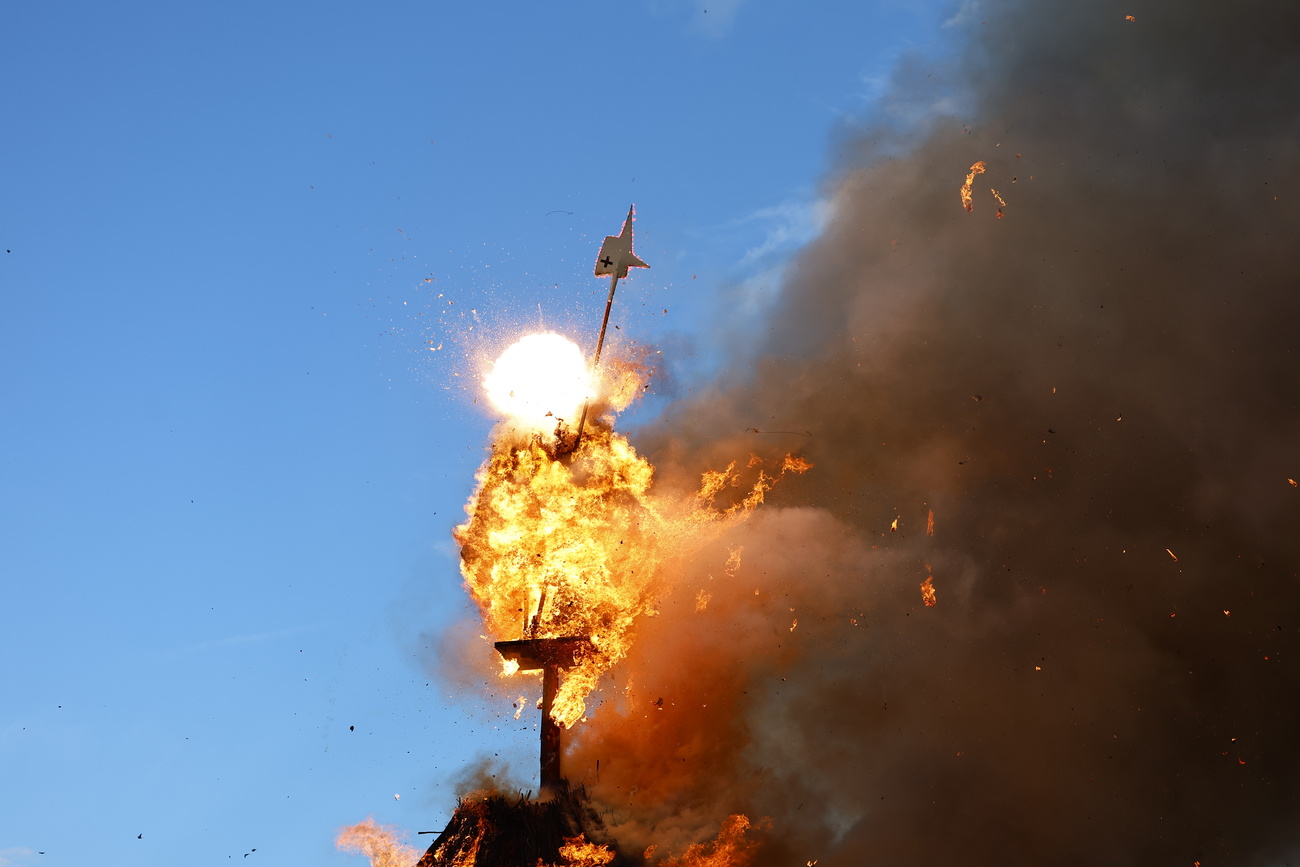 Il Böögg che brucia