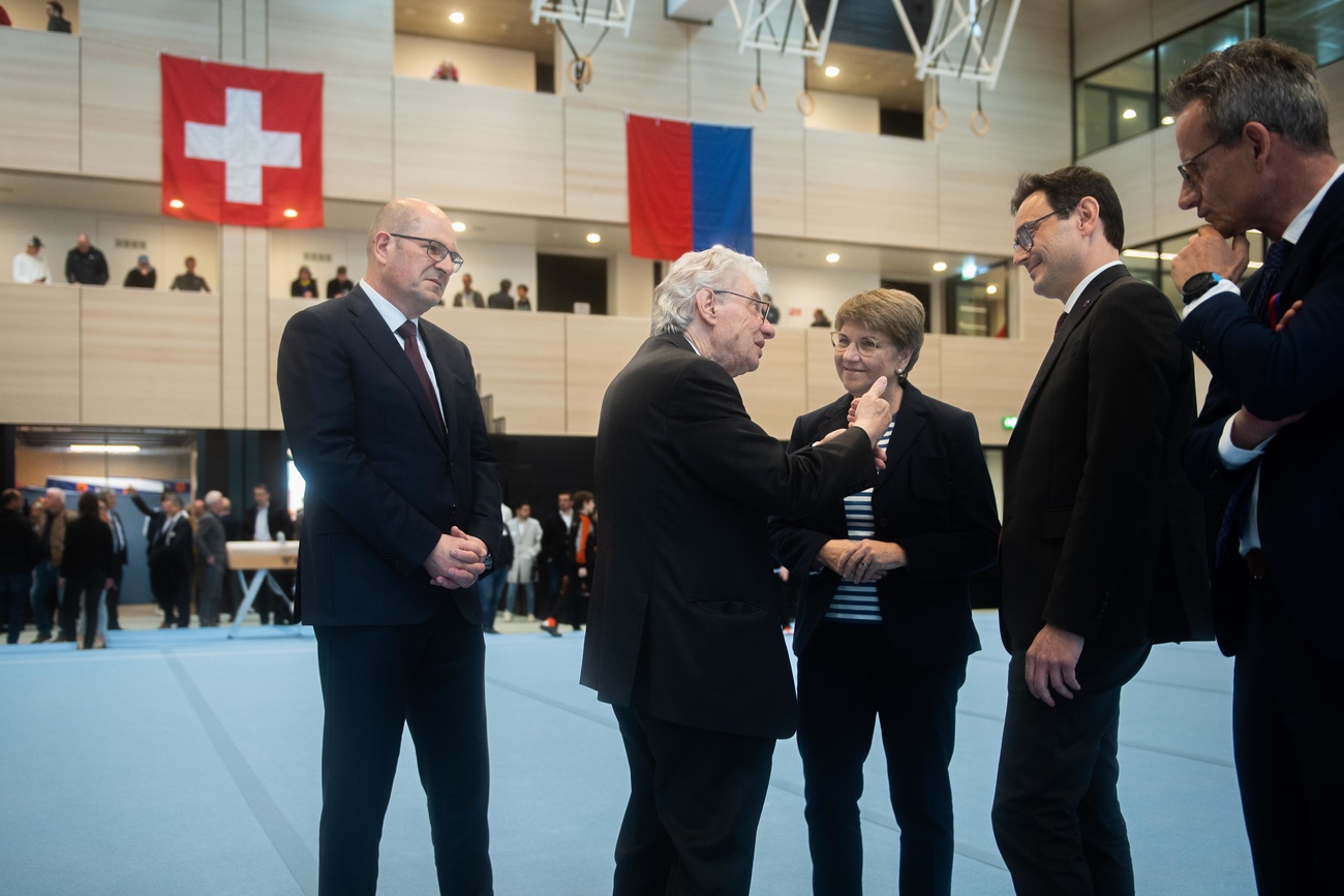 L architetto Mario Botta insieme alla consigliera federale Viola Amherd e al consigliere di Stato ticinese Raffaele De Rosa.