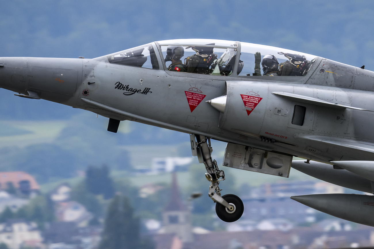 Envol d un avion de chasse biplace