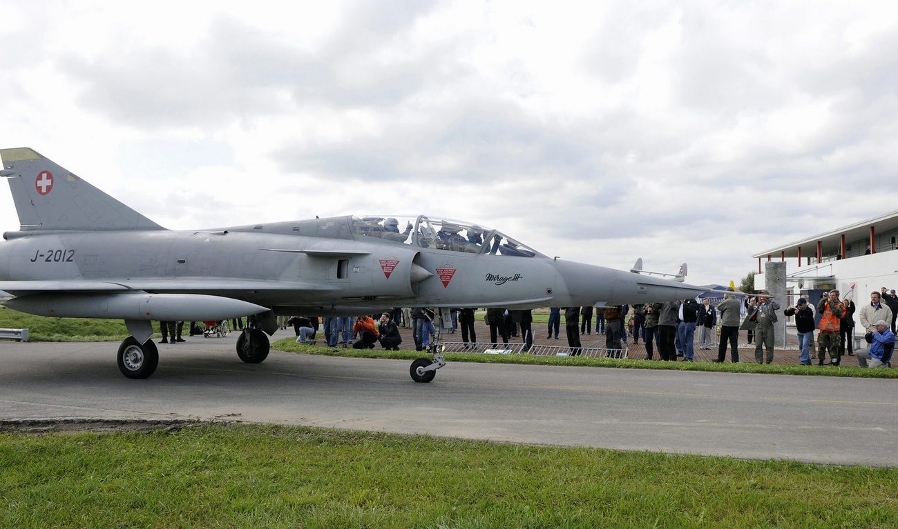 caccia mirage con spettatori