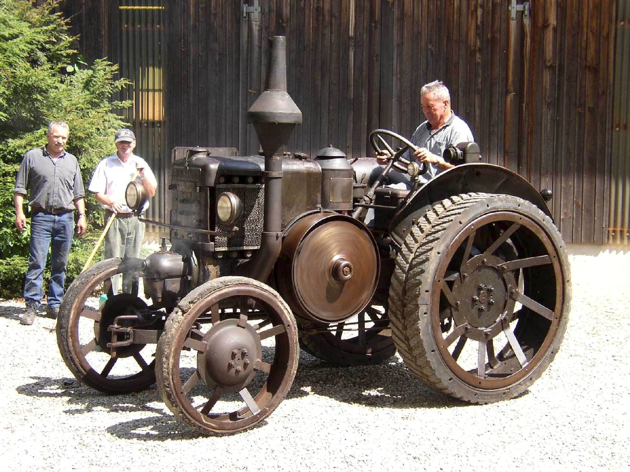 Exposición de tractores en el Museo Agrícola de Burgrain
