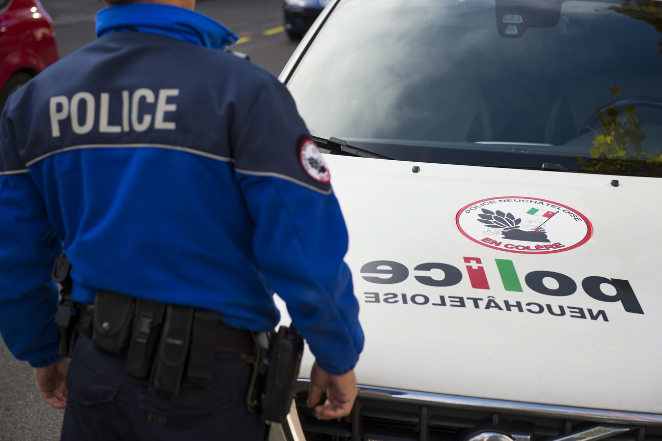 L incidente è avvenuto in una zona boschiva scoscesa e ripida, di difficile accesso.