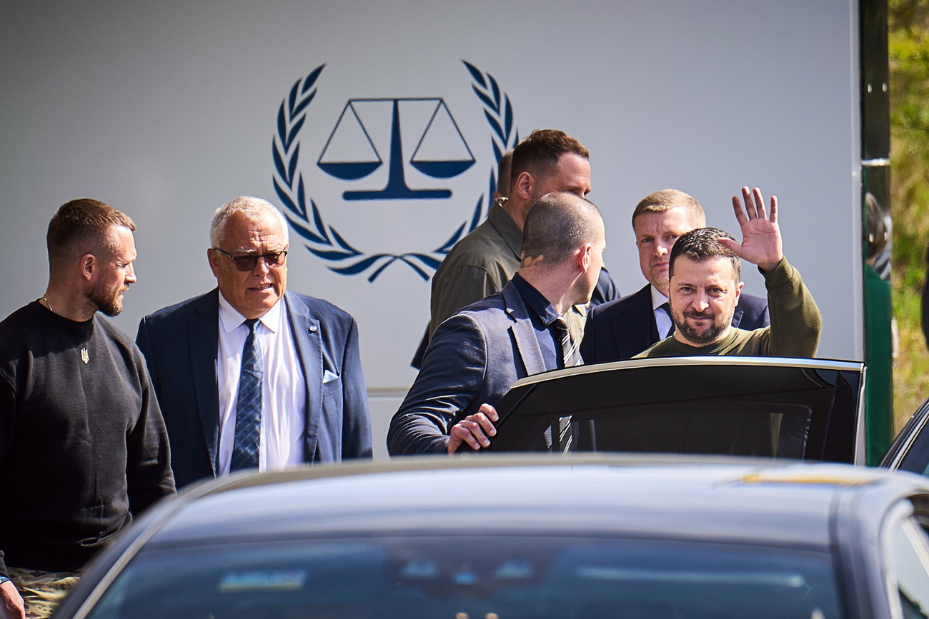 Zelensky all arrivo alla Corte internazionale penale dell’Aia.