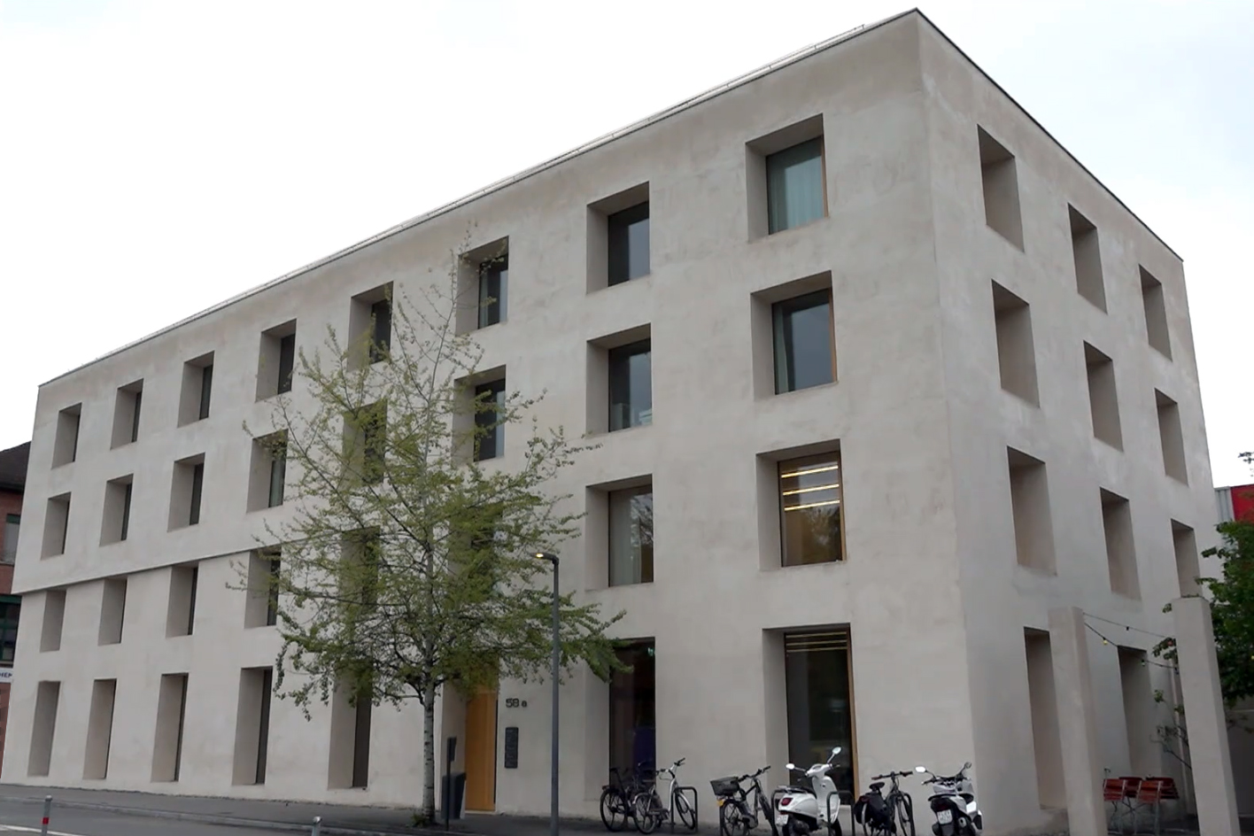 batiment moderne en beton