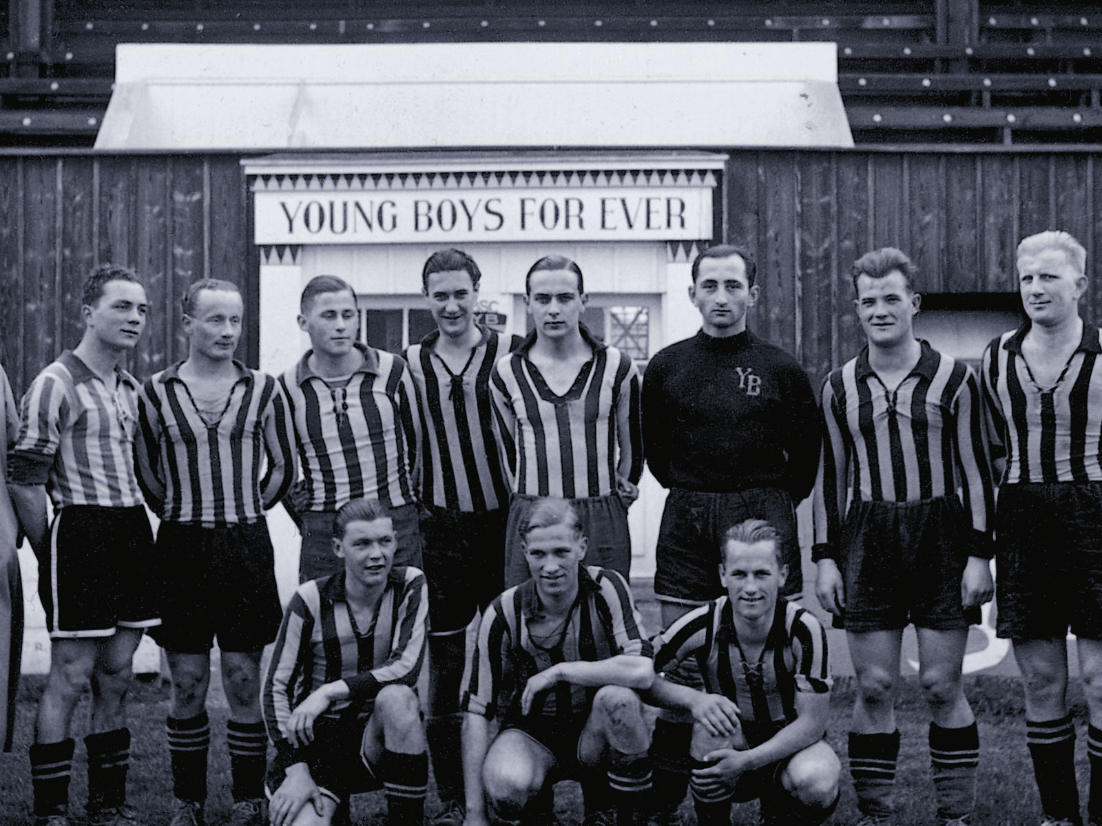 Equipo de fútbol. Foto en blanco y negro