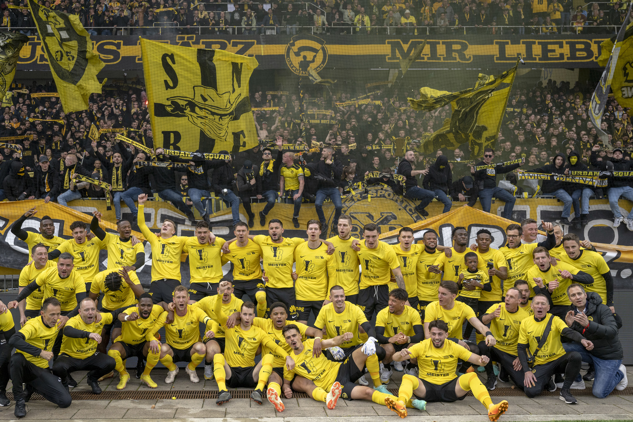 YB-Mannschaft nach dem Sieg des Meistertitels